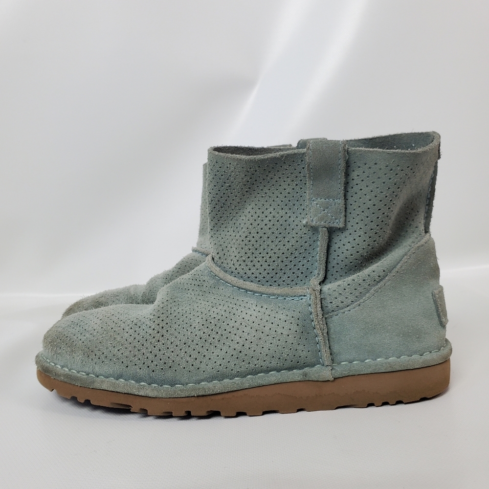 UGG Leather Laser Cut Leather Insoles Slip On Boots Sz 8